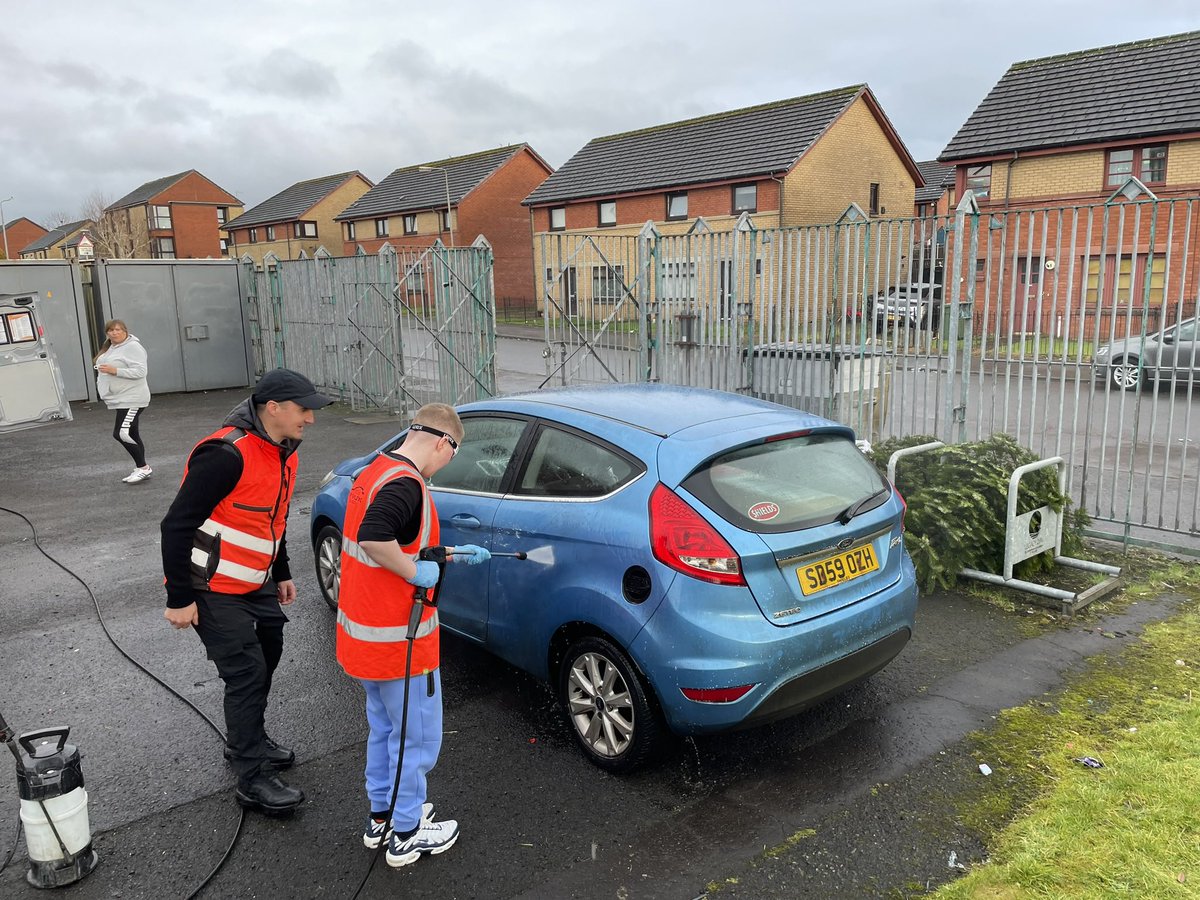 Alistair Neil tweet media