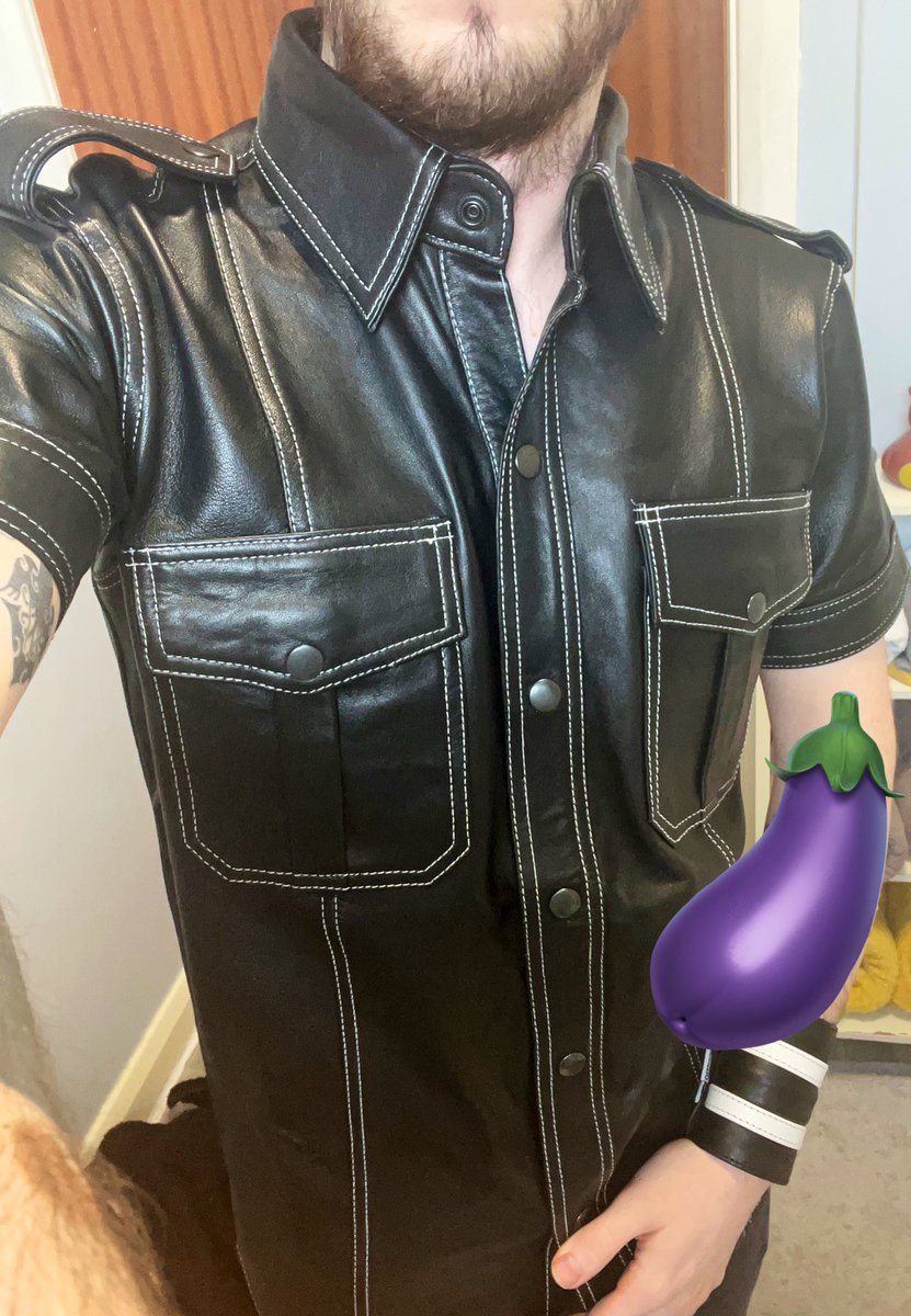 Decided I wanted to try something new, <a href="/MrRiegillio/">MR. Riegillio</a> leather feels better than I expected!