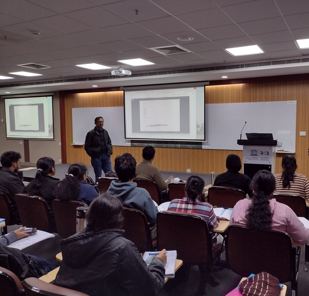 unescorcb's tweet photo. #PGDIB Advancing Molecular Insights with Cutting-Edge Analysis! 🧬
The #PGdiploma in #IndustrialBiotechnology continues to elevate hands-on expertise. In the final week of its foundational module, students explored advanced molecular analysis techniques. https://t.co/eXV40HSHII