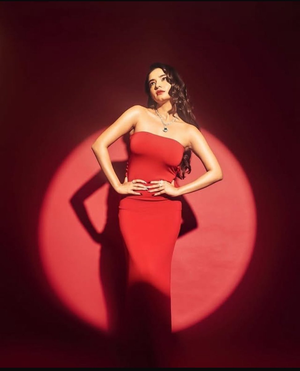 Anushka Sen is setting the internet on fire with her scorching, stunning look!🔥❤️

#tvcuts #anushkasen #stunninglook