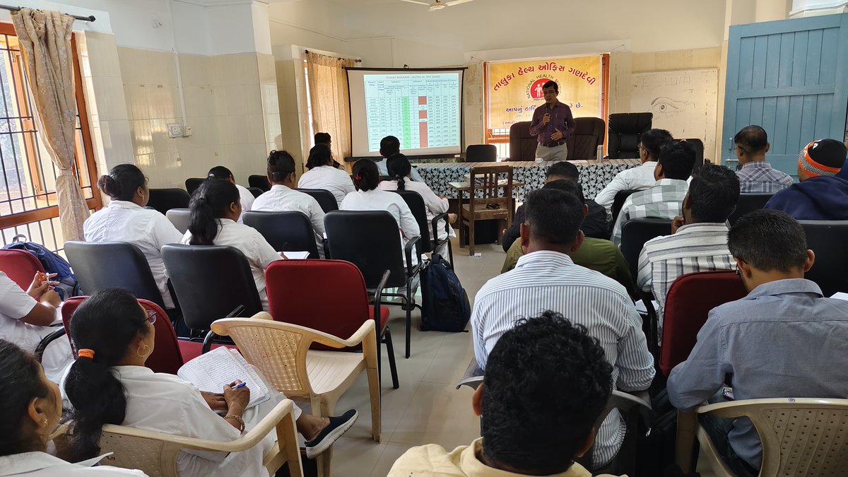 નવસારી જિલ્લા આરોગ્ય વિભાગ દ્વારા તાલુકા હેલ્થ કચેરી ગણદેવી ખાતે આરોગ્યલક્ષી રાષ્ટ્રીય કાર્યક્રમો અંતર્ગત કામગીરીની સમીક્ષા મીટિંગ યોજાઈ. 
@GujHFWDept <a href="/NHMGujarat/">NHM Gujarat</a> <a href="/mdnhmgujarat/">Mission Director,National Health Mission,Gujarat</a> <a href="/CollectorNav/">Collector & DM Navsari</a> <a href="/DdoNavsari/">DDO Navsari</a> <a href="/InfoNavsariGoG/">Info Navsari GoG</a>