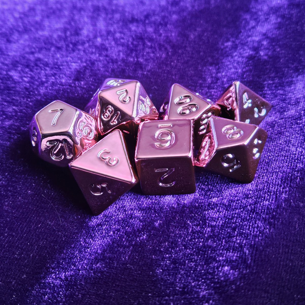 💖💗Valentine's gift ideas💗💖

Not long till Valentine's Day! Whilst I'm sure your beau would love a gifted throne of skulls, may I offer these as alternatives? More and also jewellery available at tabletoptinkering.com

Shares appreciated ❤️

#smallbusiness #ttrpg  #dice #dnd