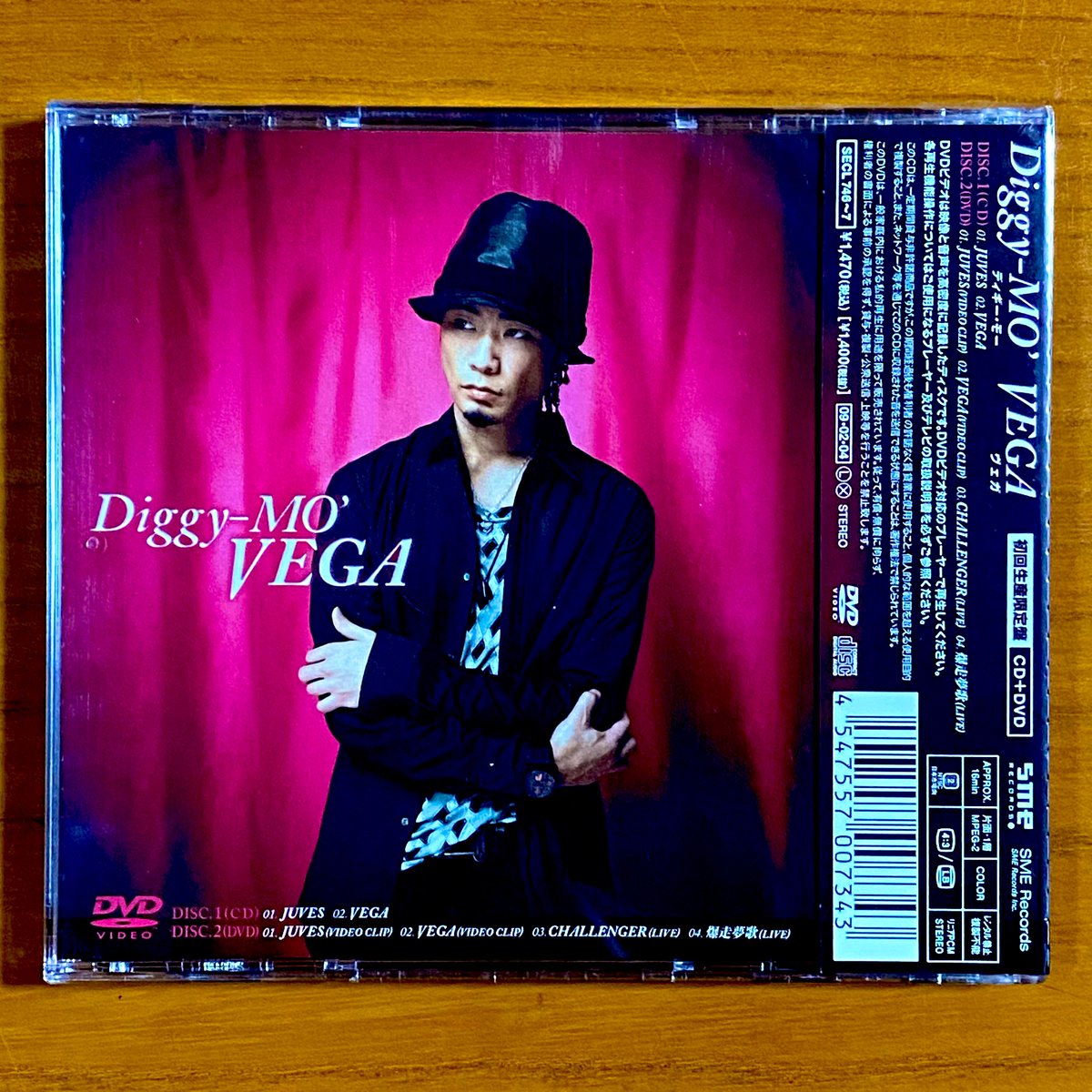 astromaniax26's tweet photo. 本日で発売から16年！

2009年2月4日 発売

【JUVES/VEGA/Diggy-MO'】

告知ポスターとCD（初回盤）

オリコン最高17位

両A面シングル

『JUVES』
ホント天才的だから
みんなに聴いてもらいたい♪

#DiggyMO
#JUVES
#2ndシングル
#SOULdOUT
#SONY
#ポスターとCD https://t.co/nbekDf4cJM