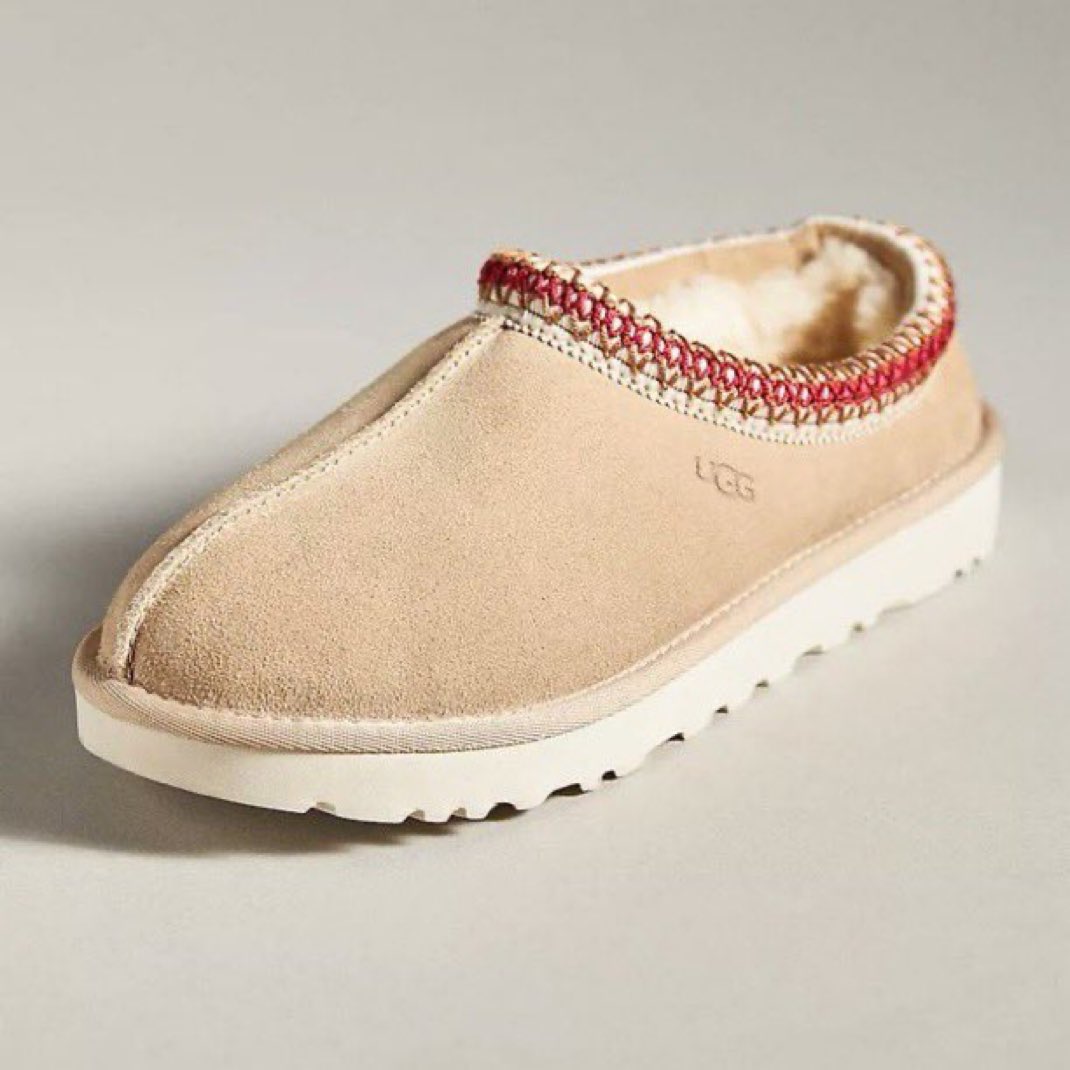 snkr_twitr's tweet photo. AD: WMNS UGG Tasman Slippers 'Sand/Dark Cherry' 

Zappos https://t.co/Vw4ukNC6Mu
Macy's https://t.co/vGgMS9JpQB
Net-A-Porter https://t.co/JRP1gF3VRr https://t.co/gTh9Awbf0s