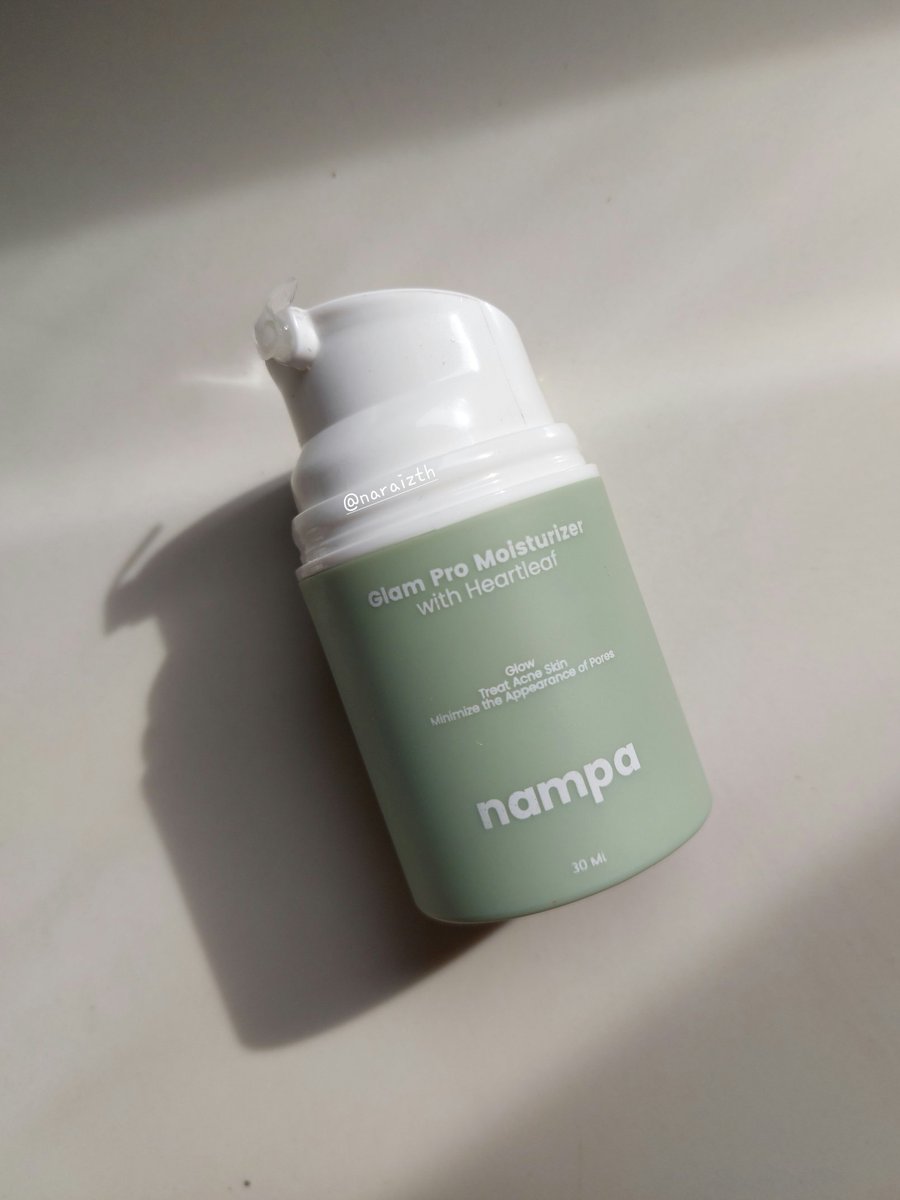 naraizth's tweet photo. ACNE PRONE SKIN MERAPAT‼️

skrg aku udh punya moist lokal andalan yg bisa sekaligus jd obat jerawat🥹🫶🏻
kalo kalian lg jerawatan cobain pake moist ini deh, gabakal nyesel😭👍🏻

ini progres 5 hari doang jerawat aku lgsg hempas...
kenapa ga tau produk ini dr dulu yaa 🥲 https://t.co/FGhSfIQUTG