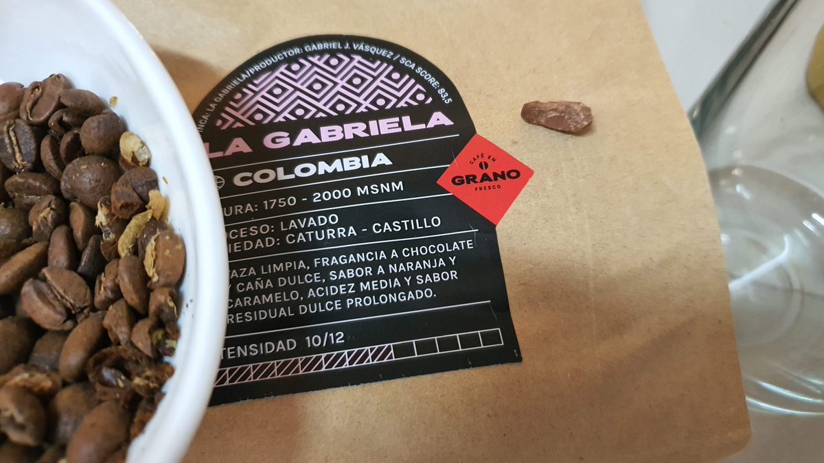sephitor's tweet photo. @cafedlara ojo... me salió una piedra que me estaba haciendo pebre  el molino de café.  Es la que está en la bolsa.  Para que tengan cuidado. https://t.co/HlWkyuJOVY