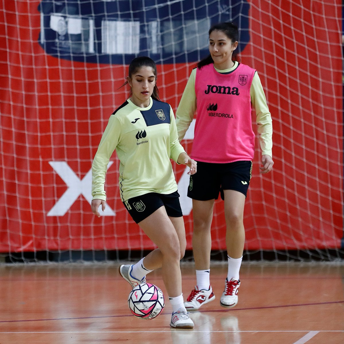 Futsal RFEF (@futsalrfef) on Twitter photo ⚽️ 𝗟𝗮 𝗦𝘂𝗯-𝟮𝟭 𝗳𝗲𝗺𝗲𝗻𝗶𝗻𝗮 𝘀𝗲 𝗽𝗼𝗻𝗲 𝗮 𝗽𝗿𝘂𝗲𝗯𝗮 𝗮𝗻𝘁𝗲 𝗡𝗼𝗿𝘂𝗲𝗴𝗮
🇪🇸🆚🇳🇴
📅 Martes 4 de febrero
🕖 19:00h
🏟️ Ciudad del Fútbol (Las Rozas)
📺 <a href="/FutSalRFEF/">Futsal RFEF</a>
🎟️ 𝗘𝗻𝘁𝗿𝗮𝗱𝗮 𝗴𝗿𝗮𝘁𝘂𝗶𝘁𝗮
🔗 rfef.es/es/noticias/la… ⚽️ 𝗟𝗮 𝗦𝘂𝗯-𝟮𝟭 𝗳𝗲𝗺𝗲𝗻𝗶𝗻𝗮 𝘀𝗲 𝗽𝗼𝗻𝗲 𝗮 𝗽𝗿𝘂𝗲𝗯𝗮 𝗮𝗻𝘁𝗲 𝗡𝗼𝗿𝘂𝗲𝗴𝗮
🇪🇸🆚🇳🇴
📅 Martes 4 de febrero
🕖 19:00h
🏟️ Ciudad del Fútbol (Las Rozas)
📺 <a href="/FutSalRFEF/">Futsal RFEF</a>
🎟️ 𝗘𝗻𝘁𝗿𝗮𝗱𝗮 𝗴𝗿𝗮𝘁𝘂𝗶𝘁𝗮
🔗 rfef.es/es/noticias/la…