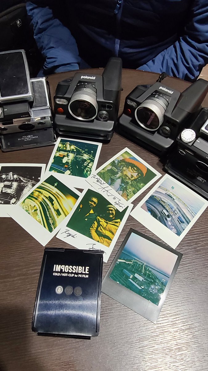 nakaiakio's tweet image. 海外のポラロイドフォトグラファーさんが、日本にやって来た。
ので会ってきました✨
お互い同じカメラ持っていたw
#Polaroidi2 #mintcamera #Polaroid