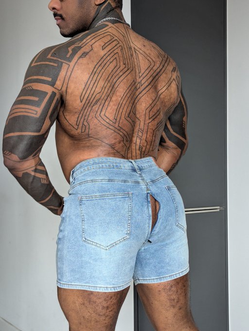 2 pic. When the shorts have a secret compartment for the fun times to begin 

@SHOPjjmalibu 
MY CODE