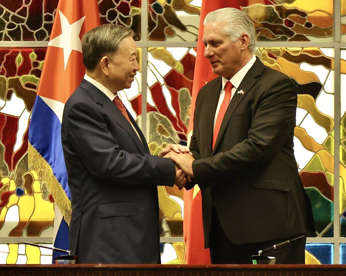 Sostuve muy cordial conversación con el compañero To Lam, secretario general del Partido Comunista de Vietnam, a quien felicité por el 95 aniversario de esa organización política hermana. Acordamos seguir trabajando sin descanso en los consensos logrados en su visita a La Habana.