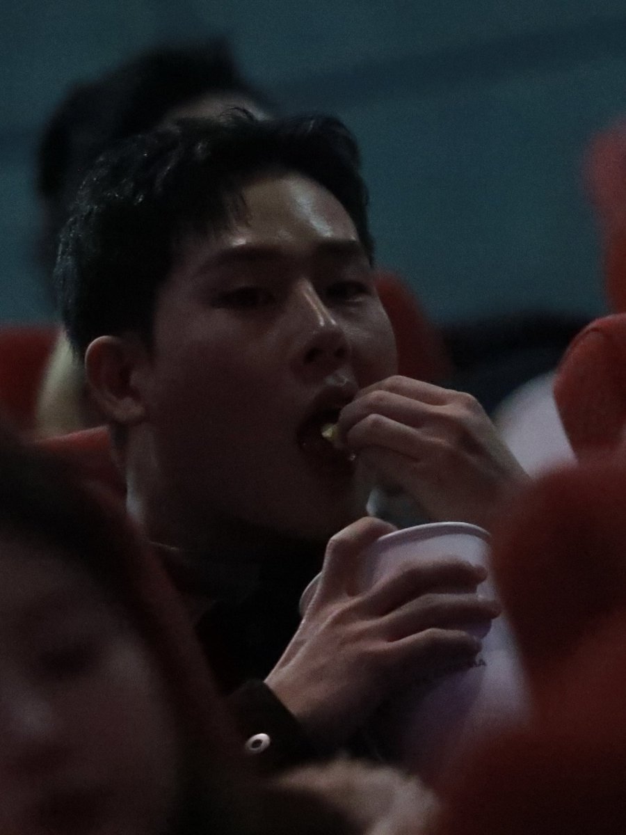 hamcheeseball's tweet photo. 팝콘 와앙💛

#주헌 #이주헌 #JOOHONEY
#몬스타엑스 #MONSTA_X #MONSTAX 
#モンスタエックス  #ジュホン
@OfficialMonstaX https://t.co/A9VRZiCBkO