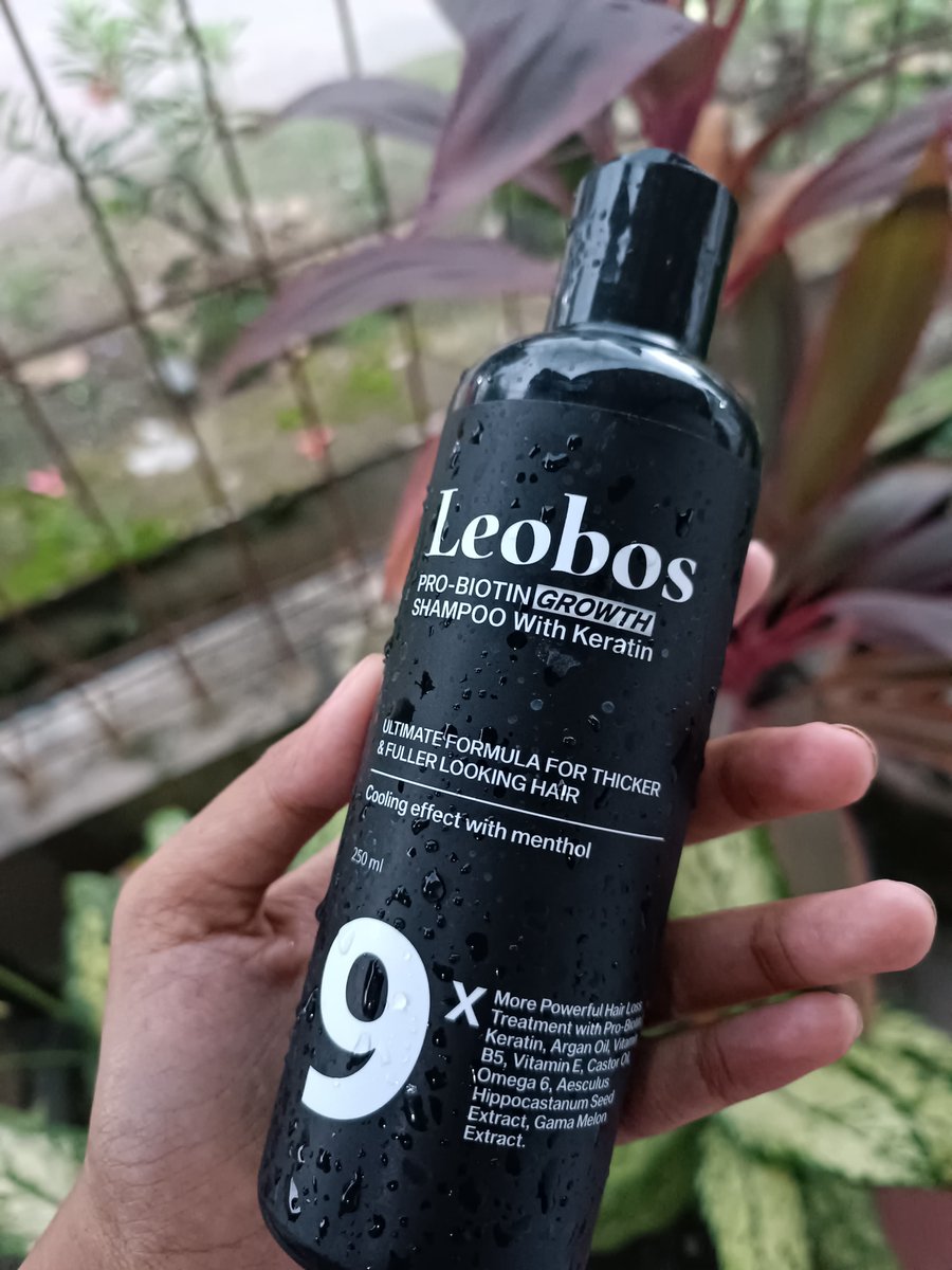 deeskaaa's tweet photo. Sebagai hijabi girl siapa yang relate kalo rambut rontok tuh masalah yang paling menyebalkan 

Aku baru tau ternyata kuncinya tuh pake shampoo non sls, dan ini nih shampoo non sls yang bisa bantu kurangin rambut rontok #reviewdeska https://t.co/oTvW5mtTCa