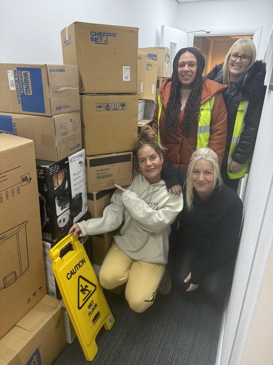 LeedsAngels's tweet photo. When Brakes catering say they are sending us a few catering items for our kitchen -omg we are so grateful it’s like Christmas, this will help so much towards are meals for the guys we support #homelessstreetangels https://t.co/EUKwA18UDf