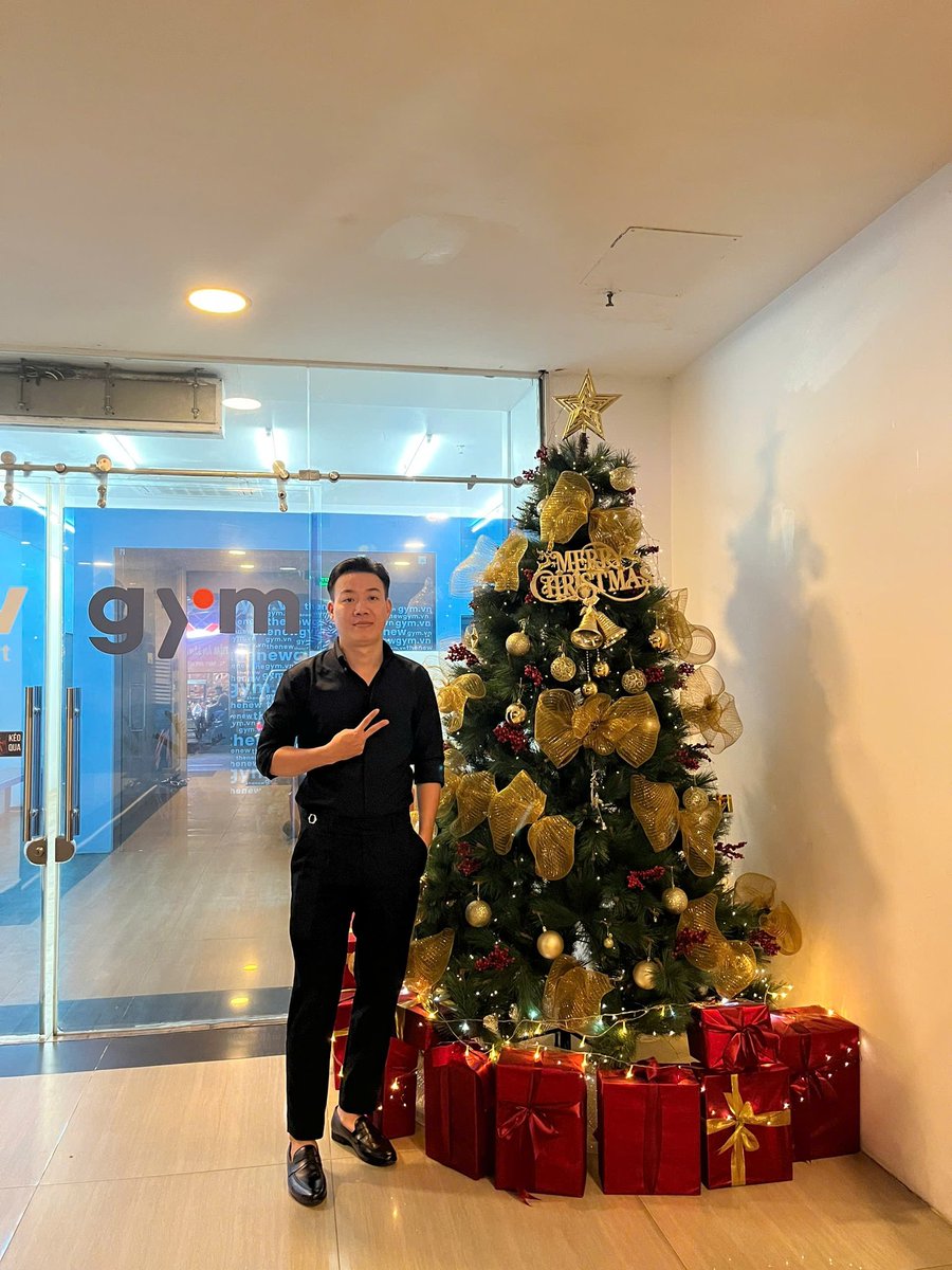 KhaLe038's tweet photo. Hết tết rồi SG thẳng tiến quận 1 xin chào https://t.co/Djt4VUpWEH