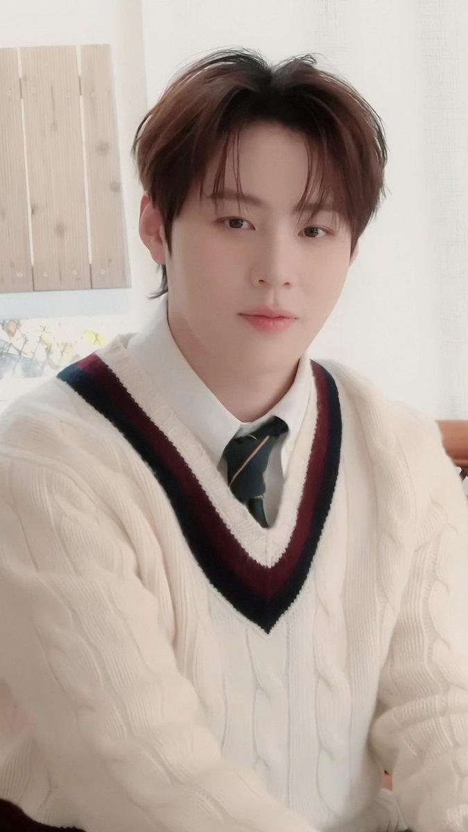 sarangsungwoon's tweet photo. 잘생긴 얼굴 크게 보기
(과노출은 원본 영상이 워낙 그래서 🥲
#하성운 #HASUNGWOON #ROYALCLASSIC https://t.co/Z8gYuRguJn