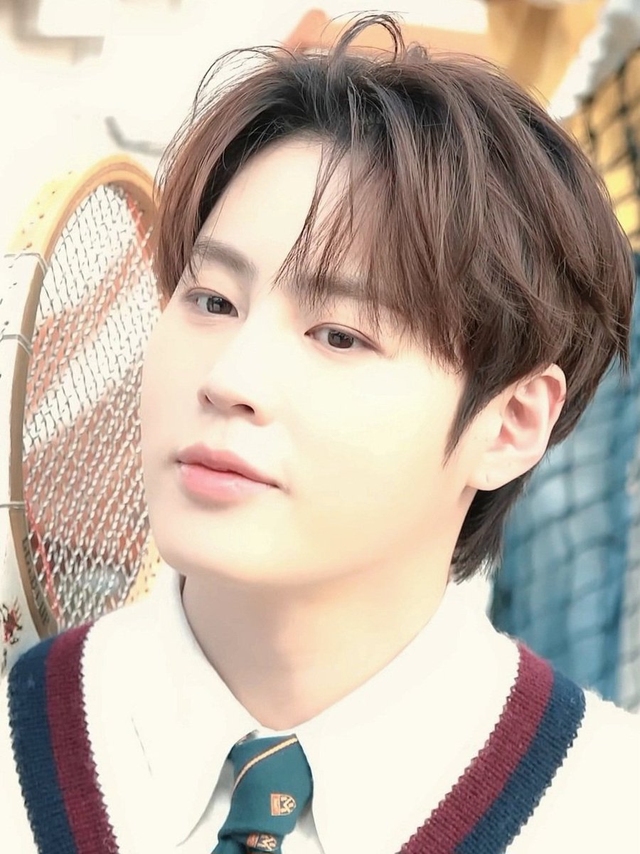 sarangsungwoon's tweet photo. 잘생긴 얼굴 크게 보기
(과노출은 원본 영상이 워낙 그래서 🥲
#하성운 #HASUNGWOON #ROYALCLASSIC https://t.co/Z8gYuRguJn