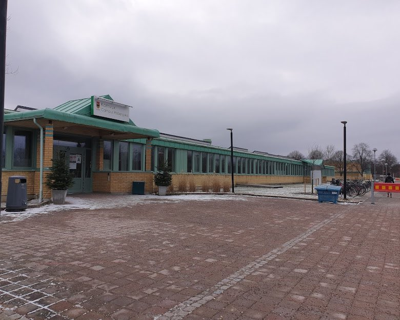 MarioNawfal's tweet image. 🚨🇸🇪SCHOOL SHOOTING IN ÖREBRO, SWEDEN—AUTOMATIC GUNFIRE REPORTED, “LIFE-THREATENING DANGER”

A suspected school shooting has occurred at Risbergska School in central Örebro, with reports of automatic gunfire.

Police launched a major operation, and spokesperson Lars Hedelin…