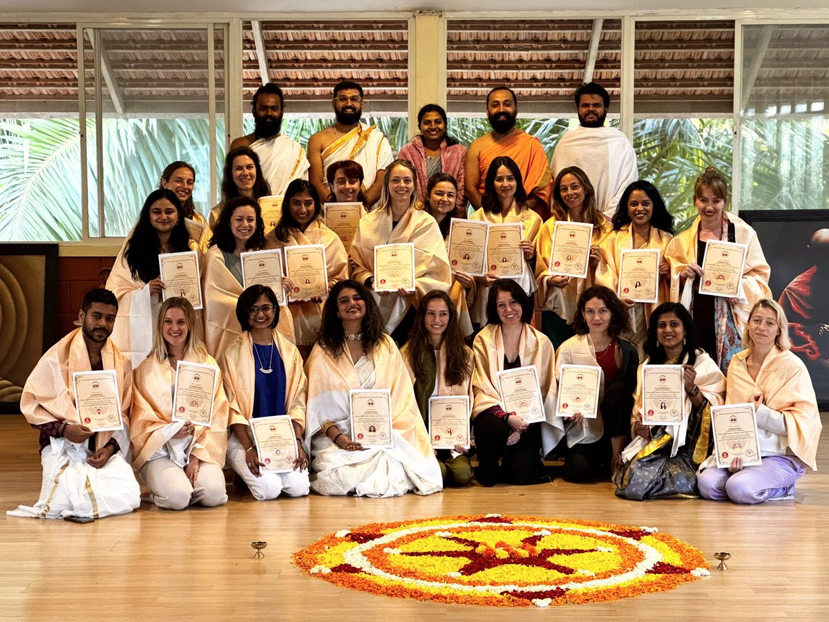 samyakyoga's tweet photo. Glimpses of Vinyasa Yoga Teacher Training - Jan 2025

#samyakyoga #yogareachertraining https://t.co/FYBlQ2xwIs