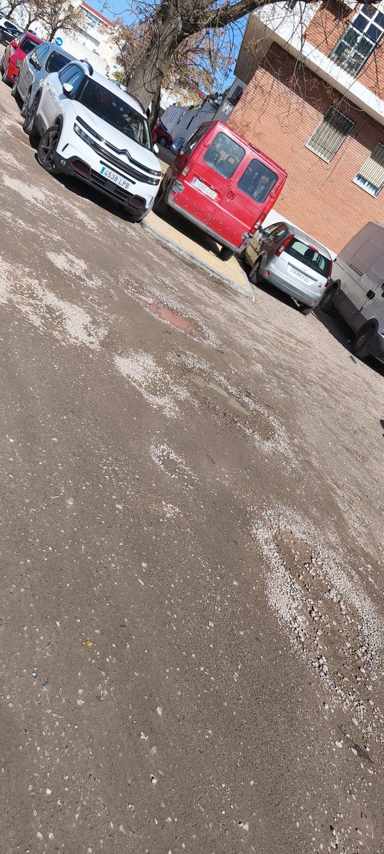 azafranz's tweet photo. 5 meses han pasado de la mierda que nos han echo en el llano de Escritor Sebastián Cuevas junto al Arenal..... valoren ustedes mismos, @cordopolis_es   @cordoba @CORDOBACABREADA @ppcordobayto @psoecordoba https://t.co/0SFy7gdJV7