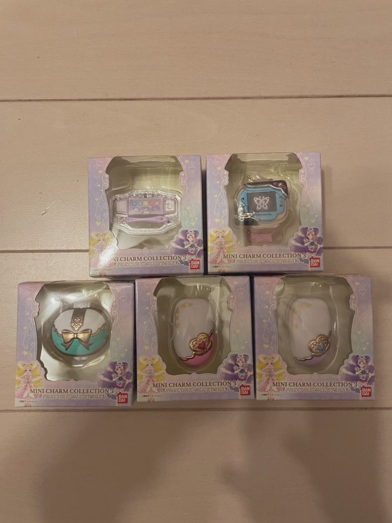 daizen_2511's tweet photo. プリキュアミニチャームコレクション
【譲】画像一枚目
【求】画像2枚目
第1弾キュアモ、ココロパフューム（キュアブロッサム）
第2弾ココロパフューム（キュアマリン）

過去弾の特に人気のものになりますので難しいかと思いますがぜひご検討いただきたいです🙇‍♀️
#プリキュアミニチャームコレクション https://t.co/cOaDWYzvVW