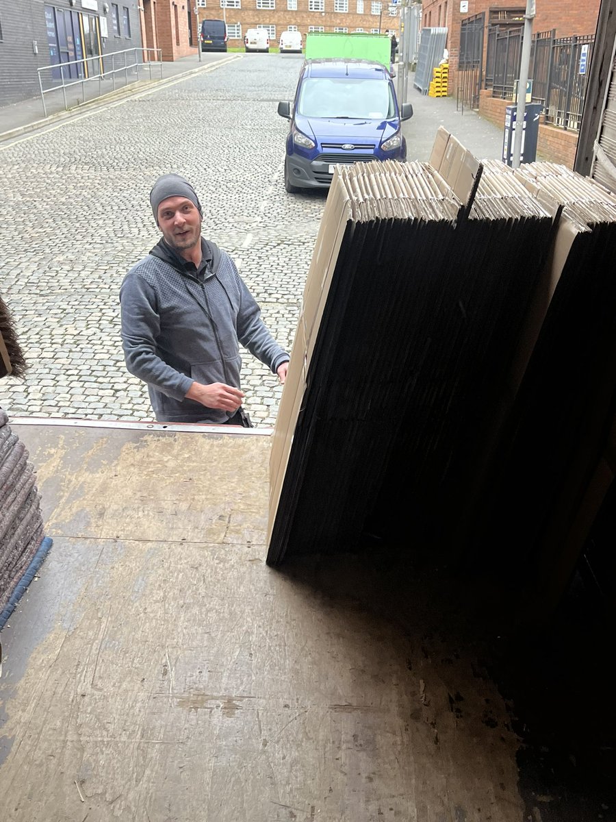 BigRedMovers's tweet photo. 2100 flat packed boxes delivered to site today, ready for a large commercial moving contract #moving #storage #nottingham https://t.co/WYCEmrt77P