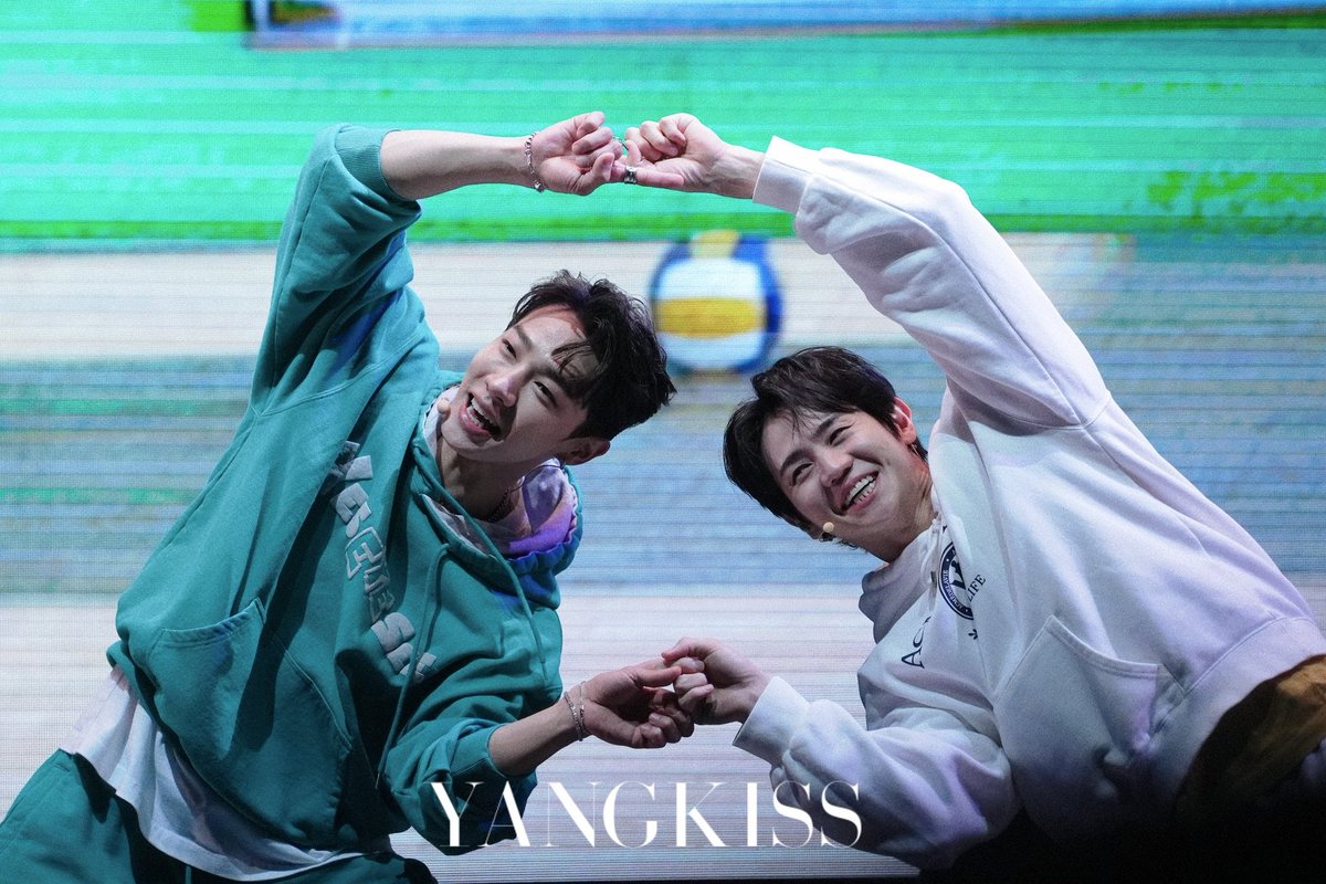 YoseobToday's tweet photo. 230204 Bonus 💛💚
#섭광 #양요섭 #이기광 https://t.co/3ar6ZKBXhY