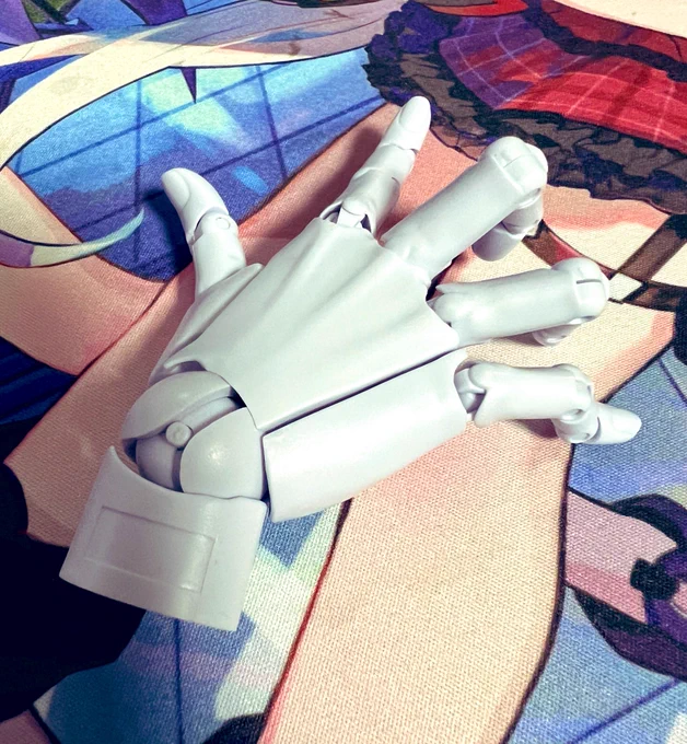 先輩から貰ったとんでもないガチャガチャの手なにこれ、めっちゃ遊べるんだけど 
