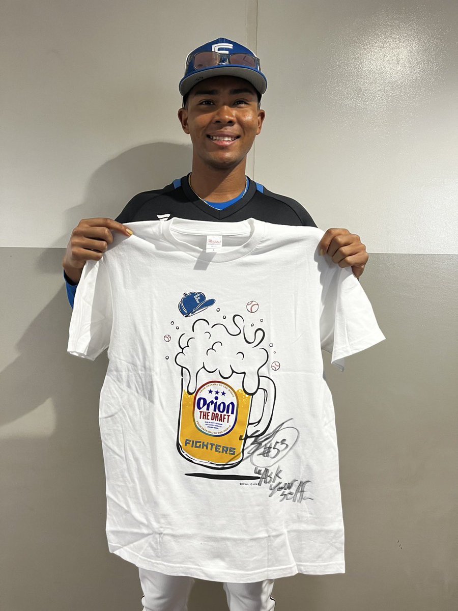 SnFighters's tweet image. 【春季キャンプ企画】
#スポニチ 読者の皆さんに連日、サイン入りキャンプグッズの #プレゼント です。
第４弾は日本ハム・ 水谷選手のサイン入りTシャツ❕
希望者はこの投稿をリポスト＆フォローしてください。当選者にはＤＭで連絡します。
あす５日のスポニチ紙面にも応募方法を掲載します