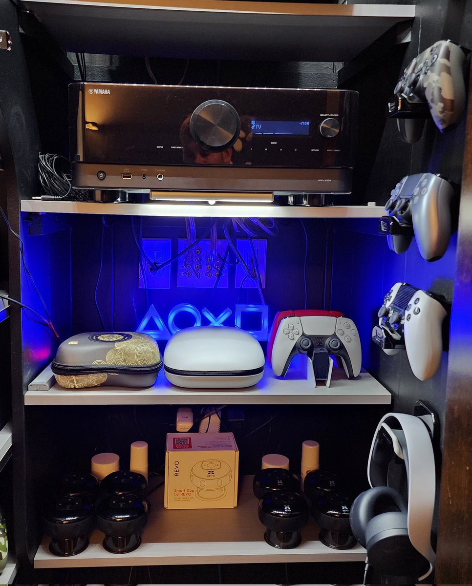 thom989's tweet photo. Closet organizing 
#nes #supernintendo #gamecube #nintendo64 #wii #switch #playatation #ps2 #ps3 #ps4 #xbox360 #ps5 https://t.co/37c7RjBFUB