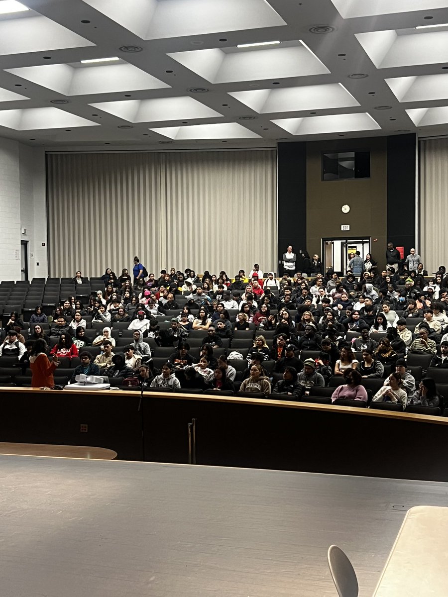 Freedom High School - PWCS (@freedomhs_pwcs) on Twitter photo 116 days until the class of 2025’s Commencement ceremony 💛🖤🦅
Senior meeting to begin the 2nd Semester. 116 days until the class of 2025’s Commencement ceremony 💛🖤🦅
Senior meeting to begin the 2nd Semester.