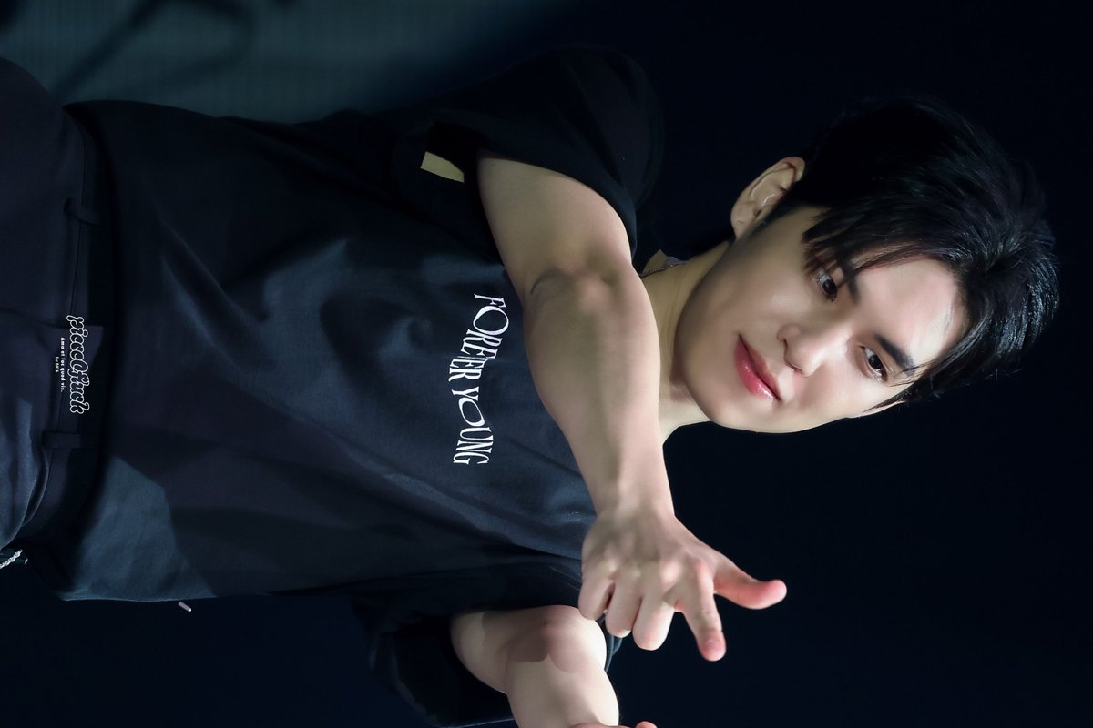 250201 FOREVER YOUNG in BUSAN

#DAY6 #WONPIL #데이식스 #원필