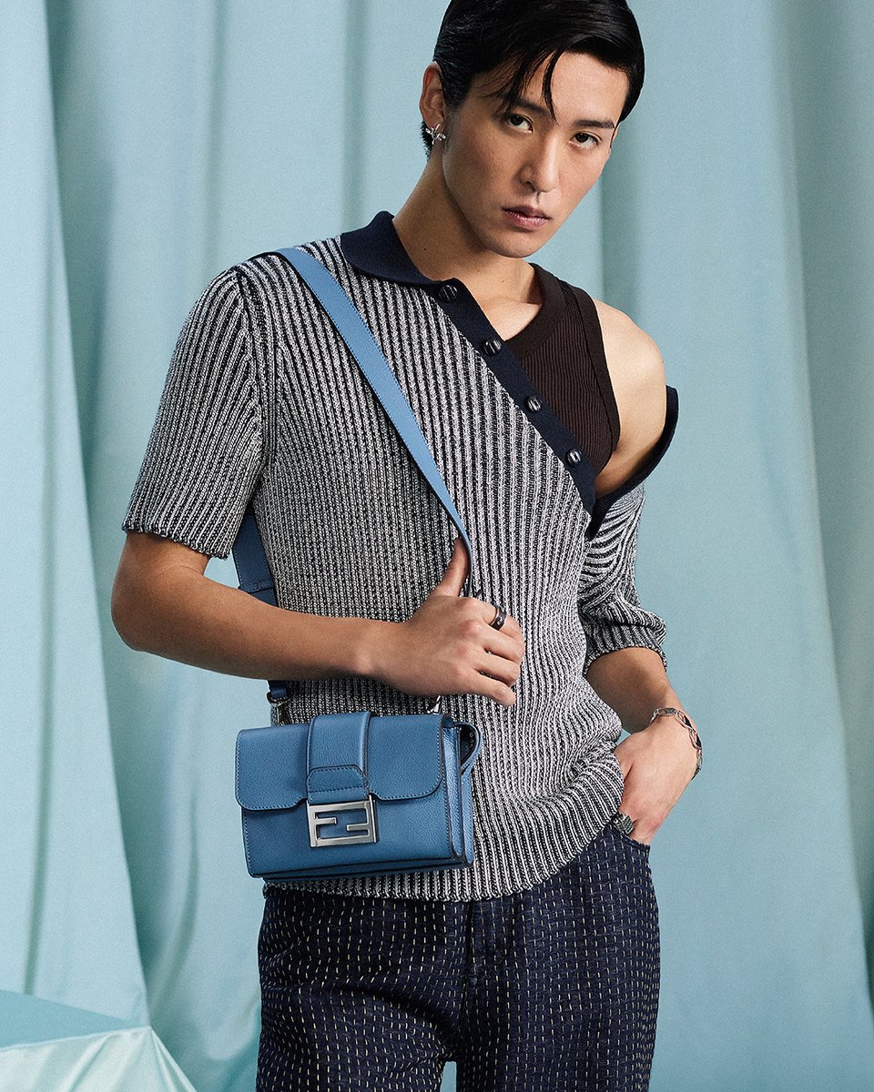 Fendi's tweet photo. #FendiAmbassador Ren Meguro stars in the Spring/Summer 2025 campaign, wearing the new #FendiBaguette Double.

The #FendiSS25 collection by Silvia Venturini Fendi is now available for pre-order exclusively on the Maison's website. https://t.co/wFYvtZts8U