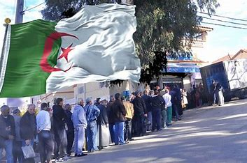 abdelhaksnaibi's tweet photo. فخامة الزعيم تبون قال في حواره مع جريدة لوبينيون الفرنسية "قمنا قبل وقت قصير بإلغاء 1.4 مليار دولار قيمة ديون بعض الدول الإفريقية الصديقة".. 
التفاتة جميلة من الجزائر لدول إفريقية.. خاصة في ظل الرفاهية وحياة البذخ التي يعيشها الشعب الجزائري الشقيق.. 
#حوار_تبون https://t.co/mfshRbzUw6