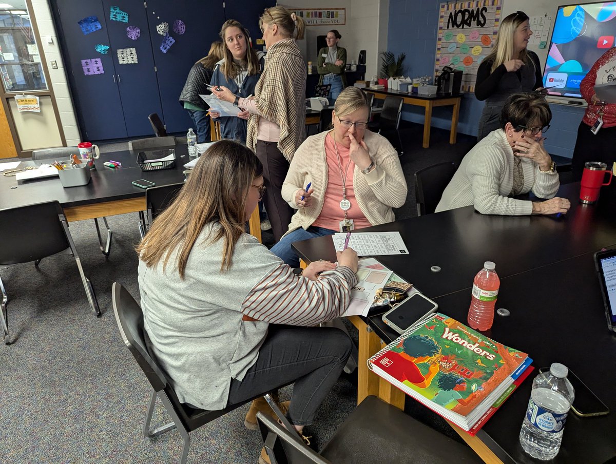 Great morning of teacher learning from each other in Cluster. #InnovateDevelopandGrow <a href="/NIETteach/">National Institute for Excellence in Teaching</a> <a href="/MelissaABlossom/">𝑀𝑒𝓁𝒾𝓈𝓈𝒶 𝐵𝓁𝑜𝓈𝓈𝑜𝓂</a> <a href="/KGBarrentine/">Dr. Kyle Barrentine</a>