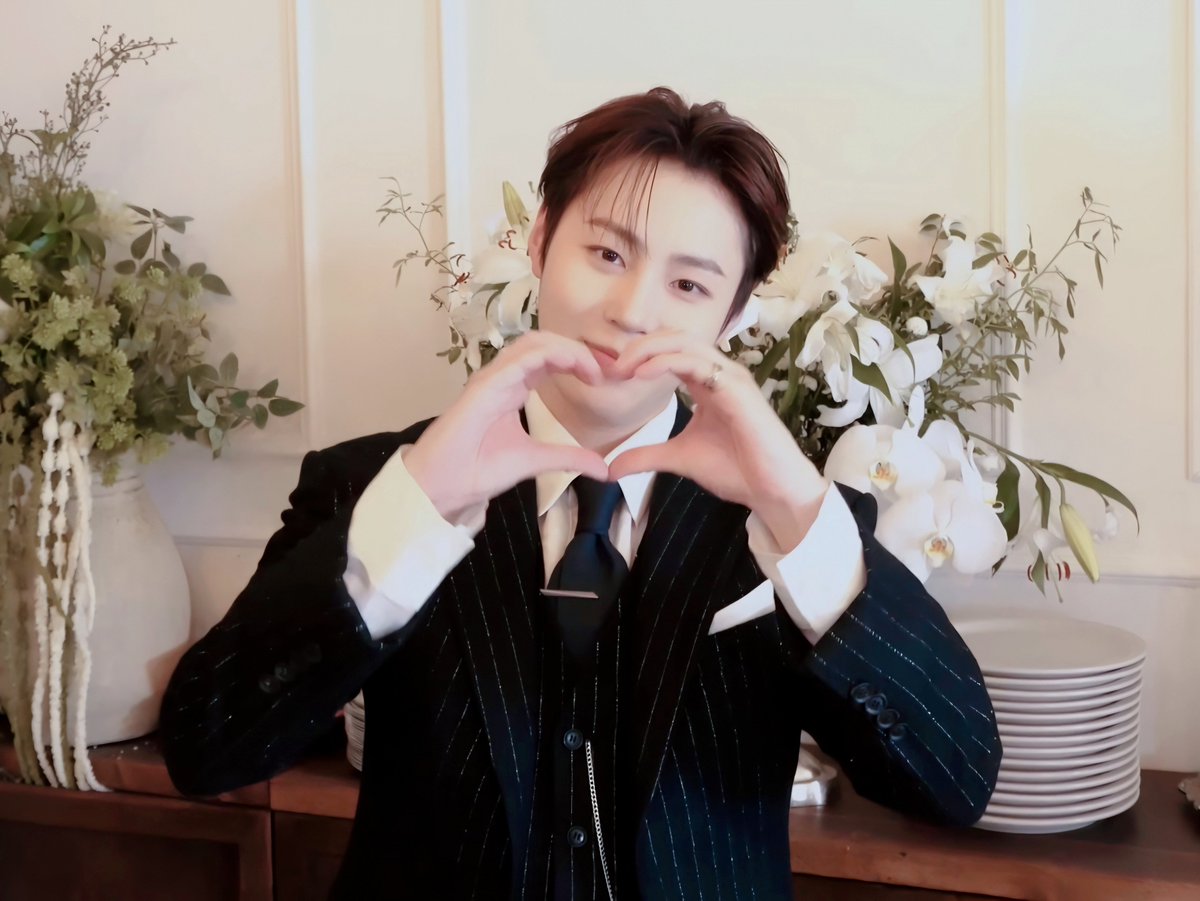 sarangsungwoon's tweet photo. 2025 SEASON'S GREETINGS
ROYAL CLASSIC
⋆⁺₊⋆ ☁️⋆⁺₊⋆ 💛 ⋆⁺₊⋆🌙⋆⁺₊⋆
♡。셍자님 미모의 ♡°₊·—̳͟͞͞🤍
⋆⁺₊⋆. 축복이 내려와 .⋆⁺₊⋆
⋆⁺₊⋆🌙⋆⁺₊⋆ 💛⋆⁺₊⋆ ☁️⋆⁺₊⋆
#하성운 #HASUNGWOON #ROYALCLASSIC https://t.co/OJwuCBcsHM