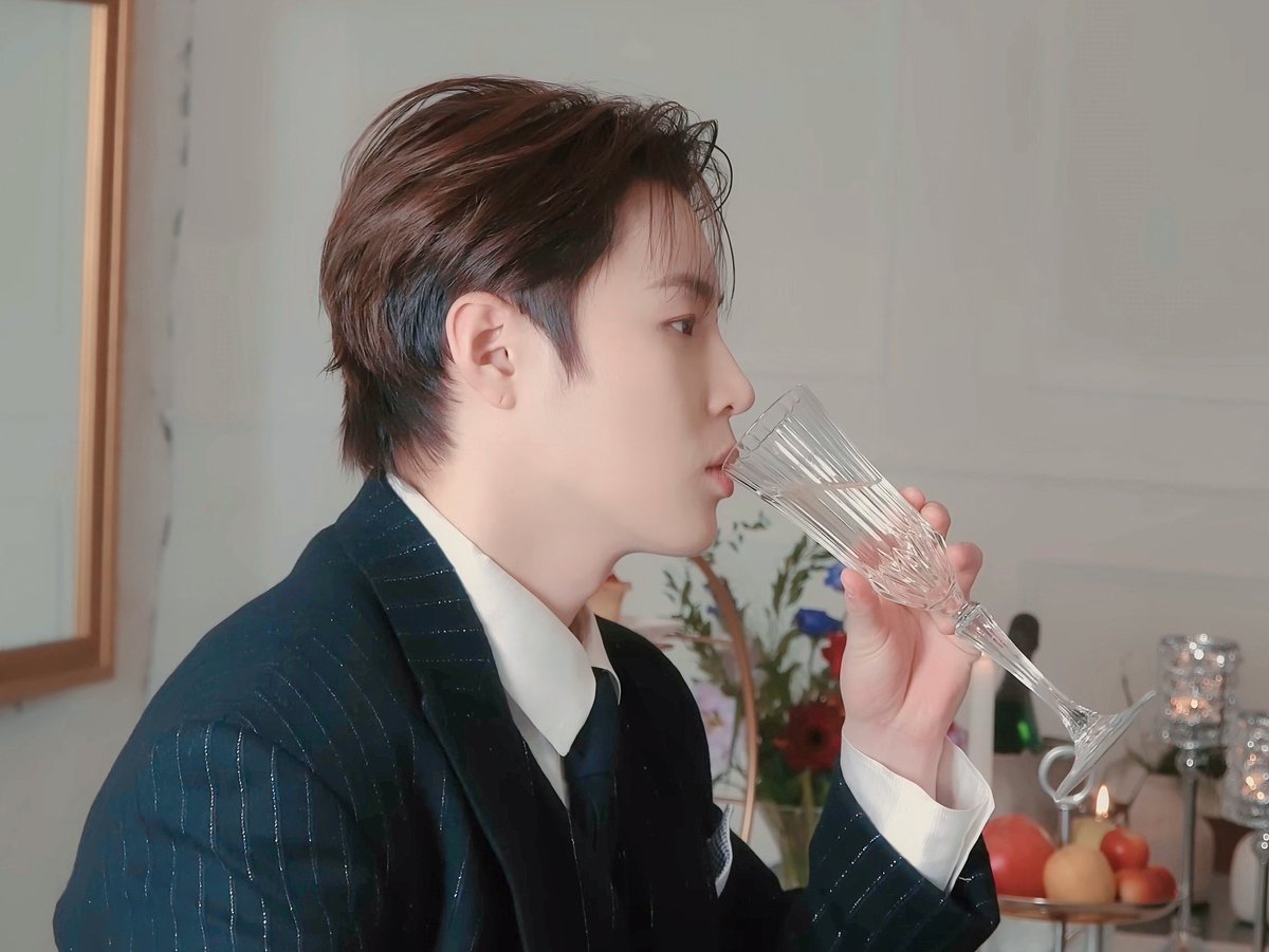 sarangsungwoon's tweet photo. 2025 SEASON'S GREETINGS
ROYAL CLASSIC
⋆⁺₊⋆ ☁️⋆⁺₊⋆ 💛 ⋆⁺₊⋆🌙⋆⁺₊⋆
♡。셍자님 미모의 ♡°₊·—̳͟͞͞🤍
⋆⁺₊⋆. 축복이 내려와 .⋆⁺₊⋆
⋆⁺₊⋆🌙⋆⁺₊⋆ 💛⋆⁺₊⋆ ☁️⋆⁺₊⋆
#하성운 #HASUNGWOON #ROYALCLASSIC https://t.co/OJwuCBcsHM