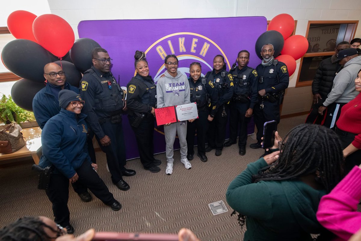 Joe Richardson tweet media