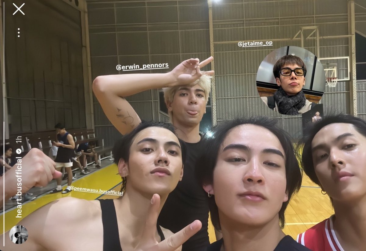 bibineeeeeeeee's tweet photo. ระระหรือว่าาาาาาาาา นี่จะคือออออ แก๊งค์บาสของทีม orange monster รึป่าวคะพี่?????!!!🤭😎 https://t.co/7urJjGT47E