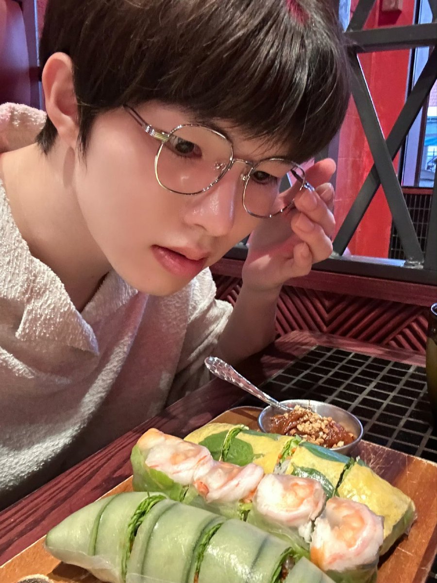 Junliu_TH's tweet photo. 25.02.04 📷 | Weibo Post ✧*:・
มีแต่อาหารน่าอร่อยๆ ทั้งนั้น (ฮิฮิ ขอไปเล่นก่อนละกัน~)
📎: https://t.co/9ffqN5nyjI
#LiuJun #JunLiu #หลิวจวิ้น #刘隽 https://t.co/vq243XeXZF