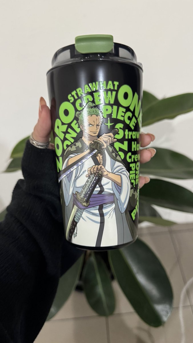 dewisutrisno_'s tweet photo. Kerja tapi kalo gak minum pacarku yang bisa glow in the dark mah buat apah… https://t.co/TnVCvlJz4n
