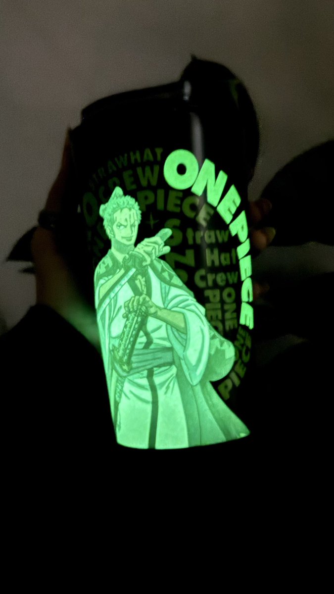 dewisutrisno_'s tweet photo. Kerja tapi kalo gak minum pacarku yang bisa glow in the dark mah buat apah… https://t.co/TnVCvlJz4n
