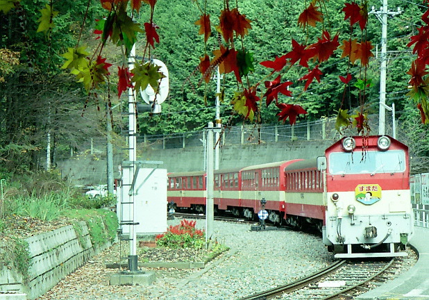 enaokun03's tweet photo. 形式別再構築編、１９９７年１１月大井川編、
井川駅にてＡＰＳカメラで３カットです。
#FUJIFILM
#epion https://t.co/RsUyy8NbYH