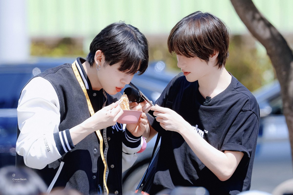 akiizzn's tweet photo. 빤-히 https://t.co/voUKVd7WSl