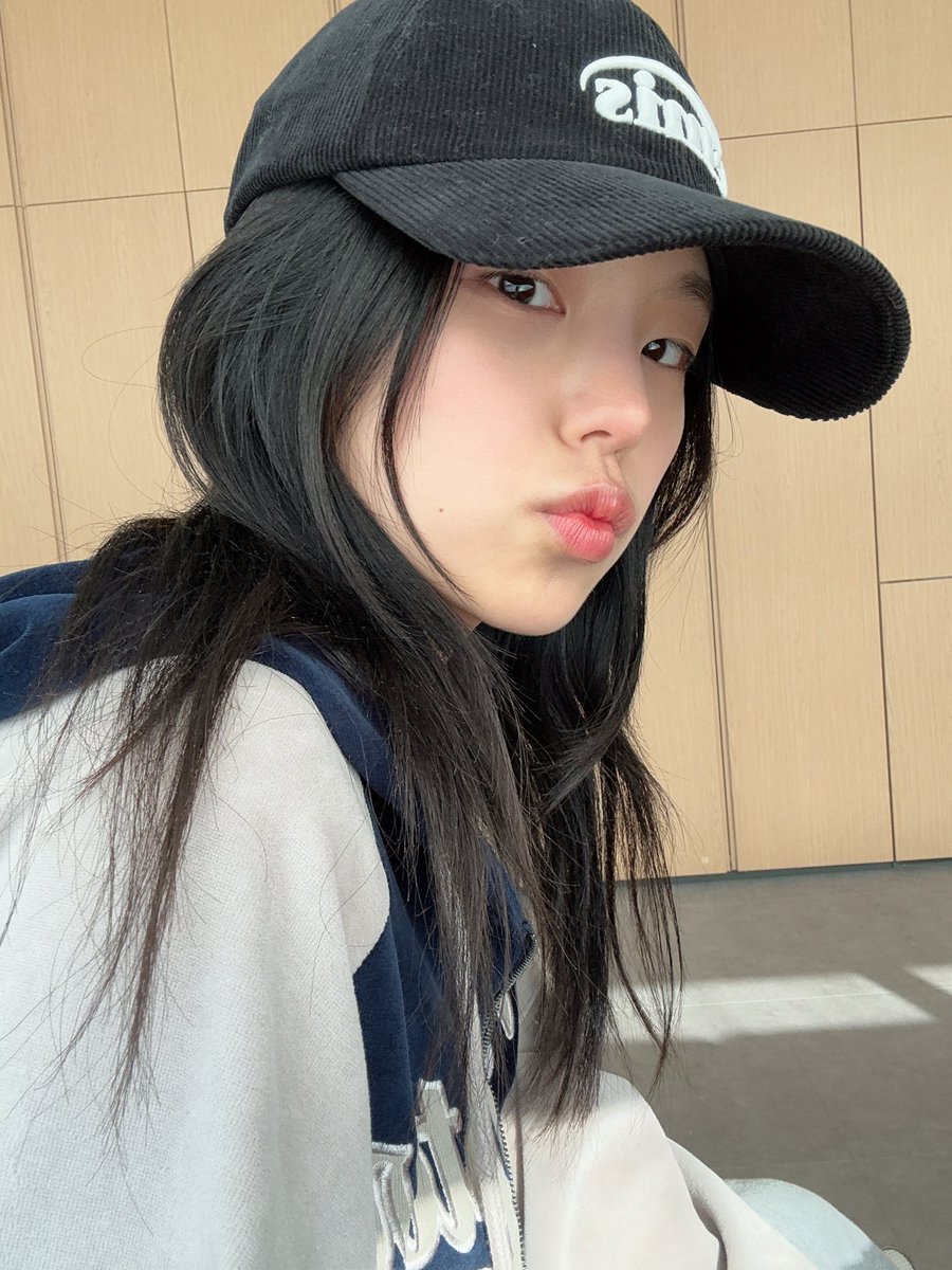 bblofitzy's tweet photo. 🐺💭 3:51pm https://t.co/qLTcwC2VrA