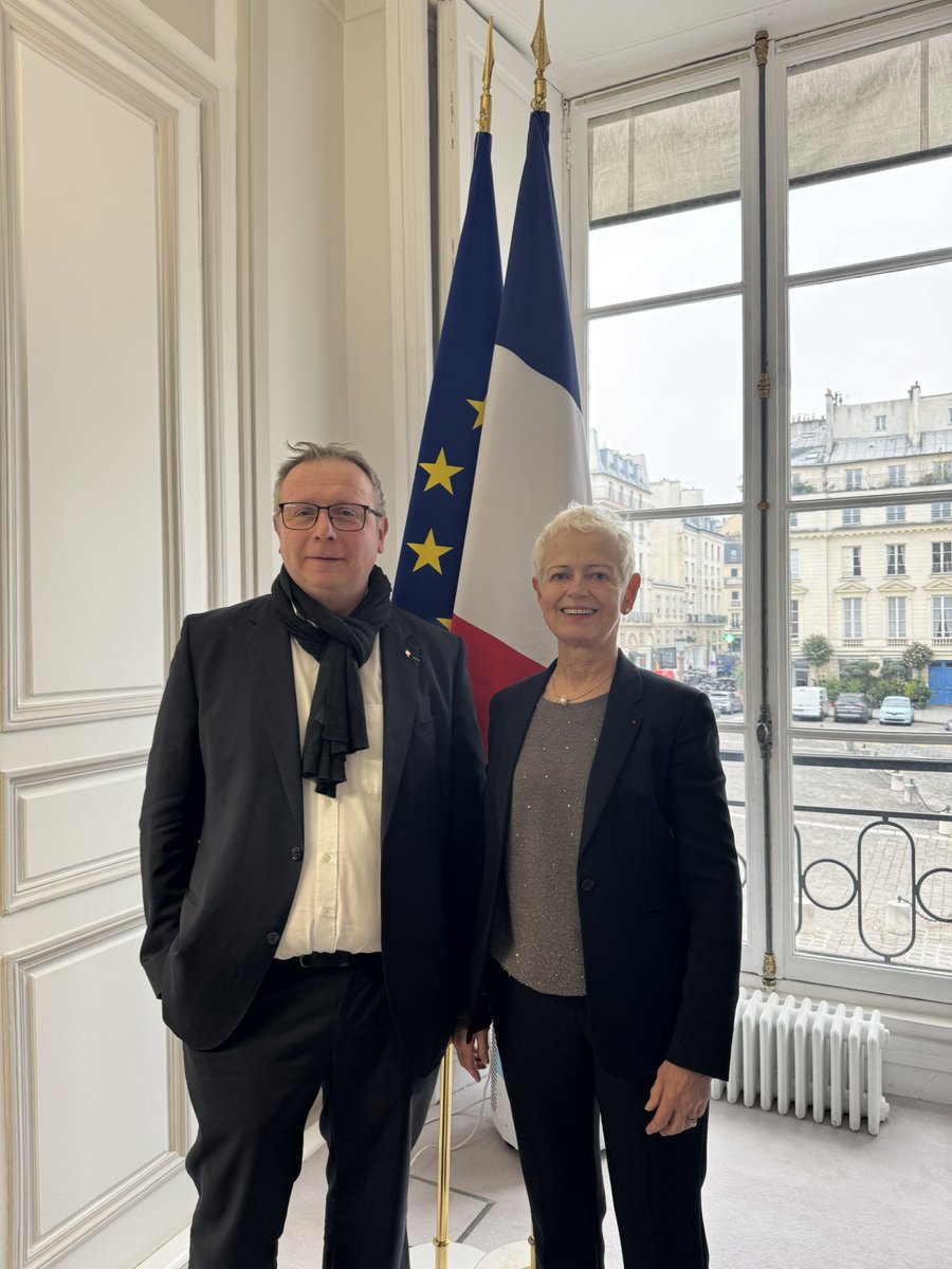 Journée parisienne importante qui commence par un échange avec <a href="/KlinkertBrigitt/">Brigitte Klinkert</a> à la Questure de l’<a href="/AssembleeNat/">Assemblée nationale</a>. Merci à elle de son accueil et de son engagement précieux et permanent 🙏🏻