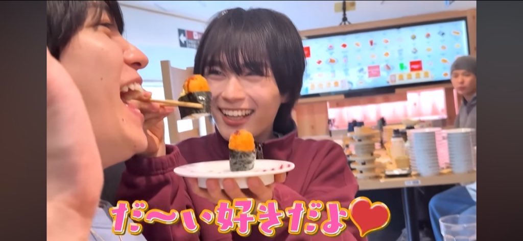 0248ta's tweet photo. 西畑さんのことを見てる時の流星くんの顔がかわいいってことなんだよね、だから西畑さんが撮る流星くんは可愛いってことなんだ、はぁ、、、そうですか、、、 https://t.co/UD2TPQ4JHF