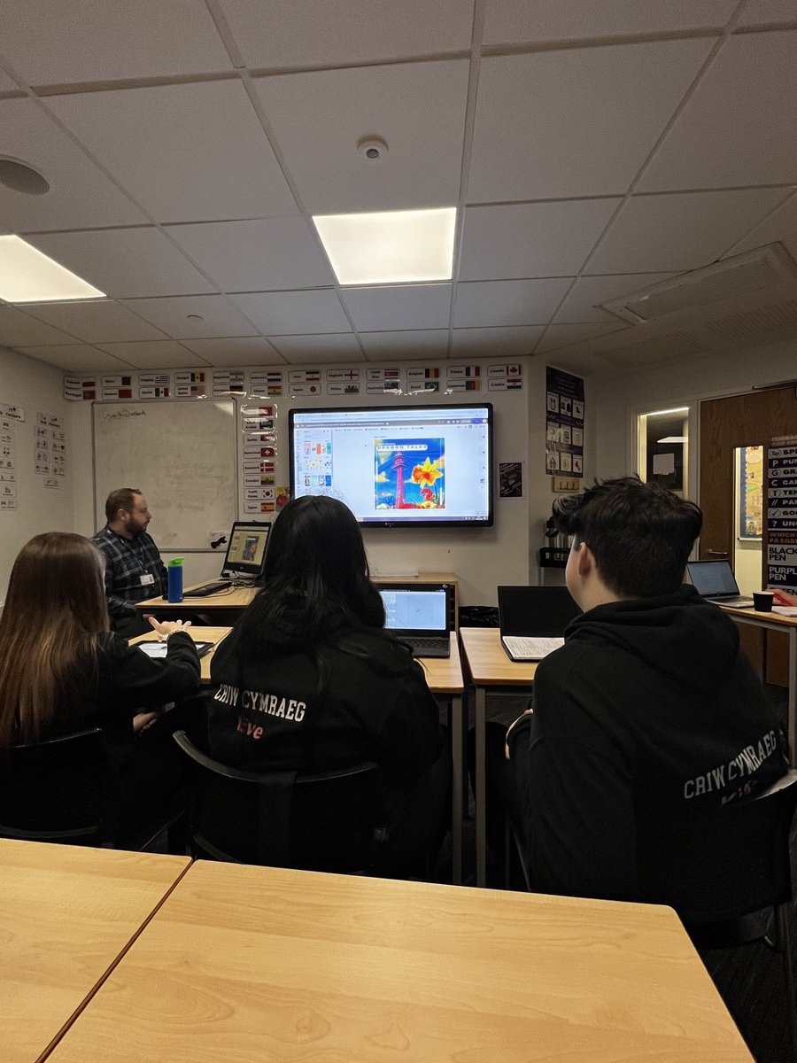 MissMeredith8's tweet image. Fantastic session with Sean and Sarah from EAS learning how to create a podcast @EAS_Cymraeg The Criw Cymraeg can't wait to launch ours! Thank you for all of the tips and tricks!