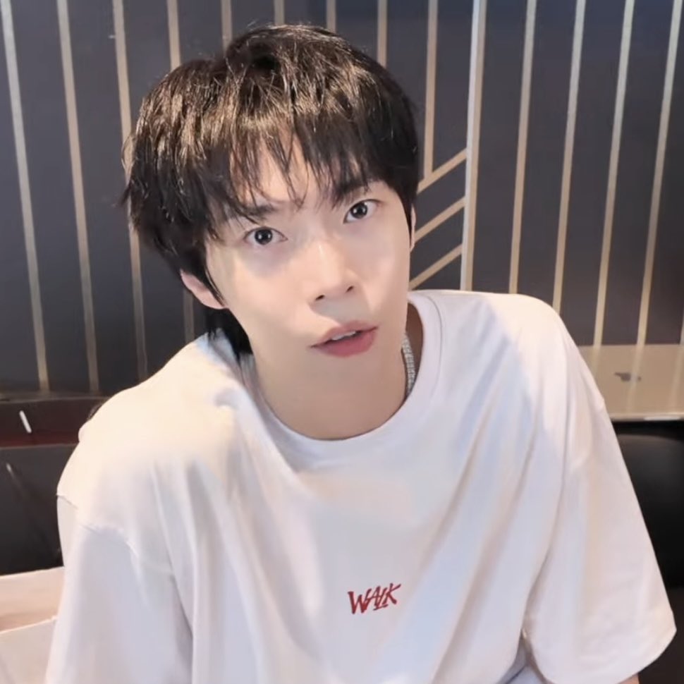 withbluewave's tweet photo. 아기 수달같아 ( ᵒ̴̶̷̥́⎼ᵒ̴̶̷̣̥̀ ) ♡ https://t.co/0cak4PEf5u