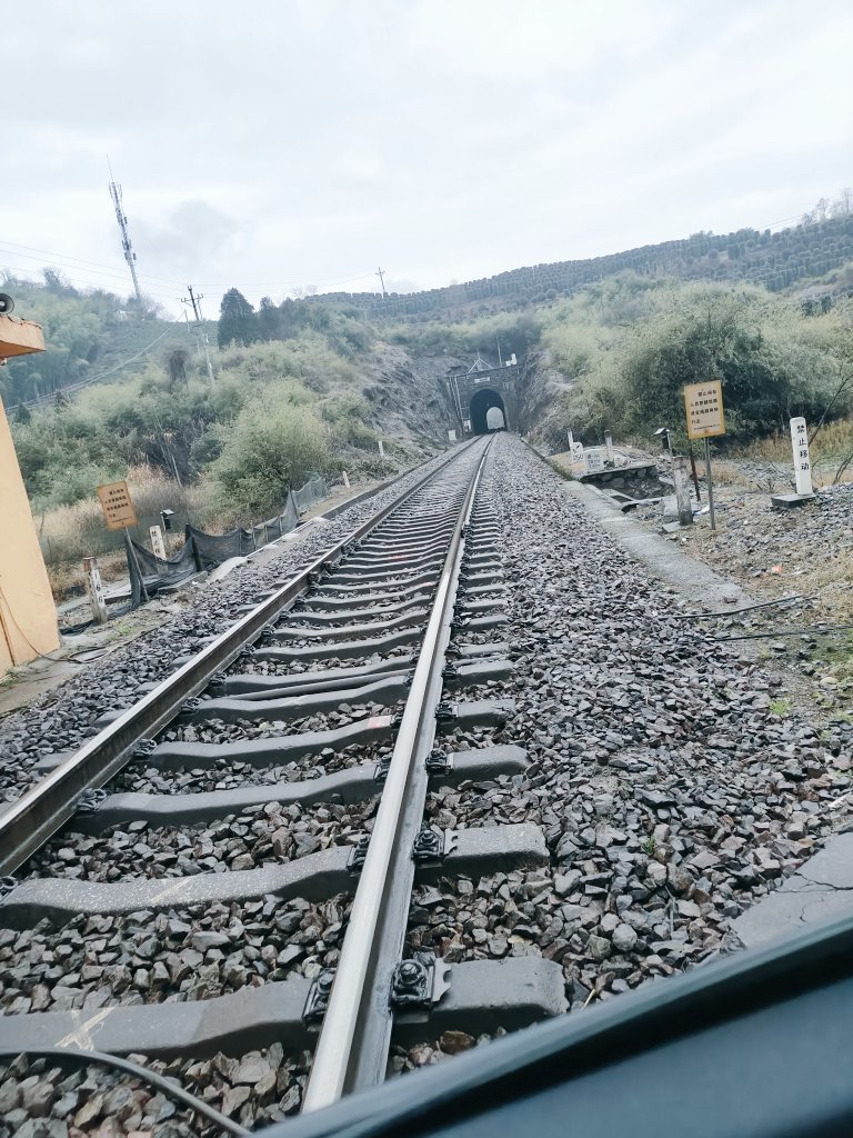 shihanguang's tweet photo. 🛤️ https://t.co/hDuJSZ22Zy