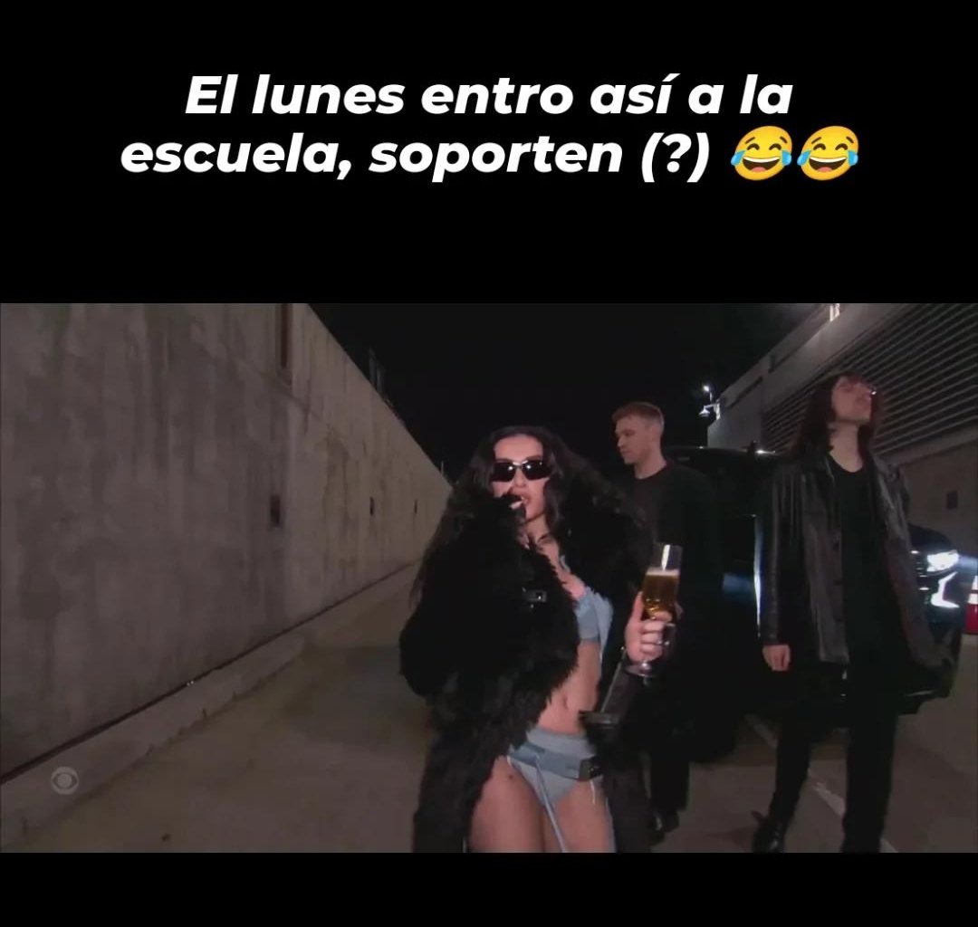 Me traté de ir de esta red infernal pero los Grammys me hicieron volver porque es el único lugar que encontré los videos para compartirlos. Desde MAX no se o idea hacer captura ni nada.